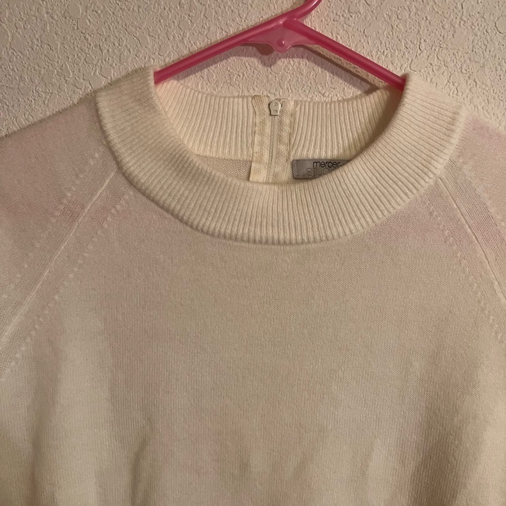 Mercer Street Studio White Sweater Size Large - Picture 2 of 9